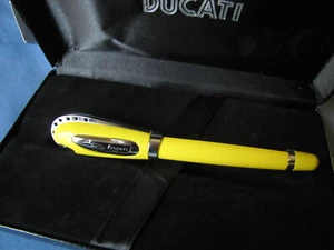 DUCATI CORSE PENNA STILOGRAFICA GIALLA NUOVA (90) - Picture 1 of 2