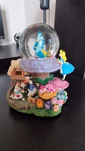 Carillon Disney da collezione Alice in Wonderland Crystal Ball Snowball RARO - Foto 1 di 7