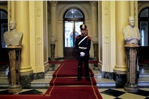 “Grenadiers Guard of Casa Rosada” Original Photographic Print on a bespoke Mount - Picture 1 of 3