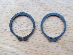 97-2127 FRONT FORK OIL SEAL HOLDER CIRCLIP for BSA TRIUMPH T100 T120 TR6 PAIR * - Picture 1 of 1