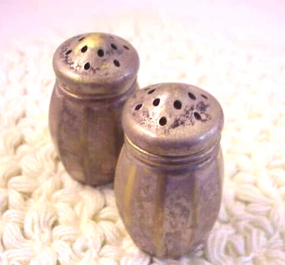Vintage Salt and Pepper Shakers Wm. A. Rogers Small Pair Set Nice Collectible - Image 1 of 4