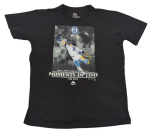 T-shirt Majestic Derek Jeter 2 Yankees MLB taglia The Dive Graphic The Captain NYY - Foto 1 di 7