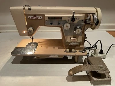 Regency Deluxe Automatic ZigZag Sewing Machine Model 711-B Vintage 1960s Working - Image 1 of 4