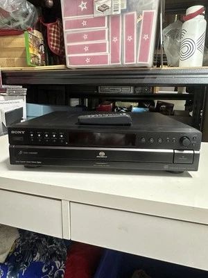 Sony CD Player SCD-CE595 Super Audio CD Player 5 Disc Changer w/Remote - WORKS - Image 1 of 4