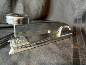 Grapadora vintage de 8" Monarch Metal TODA cromada Vail Manufact Co. Chicago años 50 EE. UU. - Imagen 1 de 7