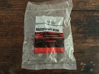 NOS 81-87 Ford Bronco Mustang 98-116-140-171-232-255-300-302-351 Gas Fuel Filter - Image 1 of 3