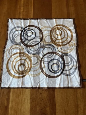 De Colección Kenneth ColeMod Gris y Marrón Círculos en Blanco Seda 21" Bufanda Cuadrada Corea Foto 1 de 4