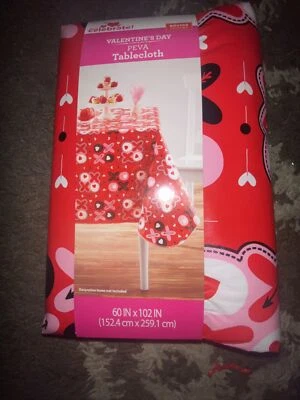 Way to Celebrate Valentine's Day Hugs & Kisses PEVA Vinyl Tablecloth 60"x102"  - Image 1 of 4