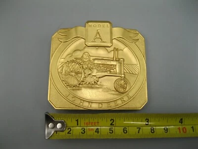 Hebilla de cinturón dorada John Deere Modelo A 1989 vintage 0713/6000 Foto 1 de 2