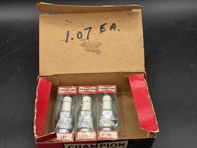 Vintage Champion J-18Y Utility Line Type Spark Plugs Box of 3 - Image 1 of 4