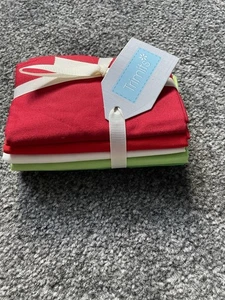 Trimits Fabric Fat Quarters Bundle of 5 100% Cotton Plain Christmas Colours - Picture 1 of 2