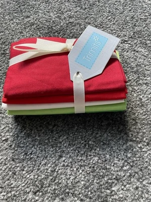 Trimits Fabric Fat Quarters Bundle of 5 100% Cotton Plain Christmas Colours - Image 1 of 2