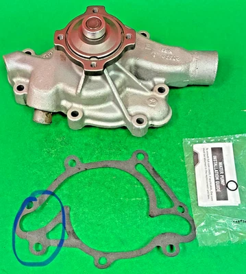 Engine Water Pump CHRYSLER 53020135 For DODGE B150 D150 Dakota W150 Ramcharger - Image 1 of 4