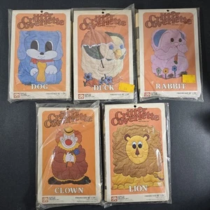 x5 Vintage Down On The Farm Critter Coverlette Quilt Patterns - New Old Stock - Picture 1 of 2