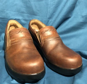 Women’s Ariat Expert Safety Leather Clogs Size 8.5M Fits Like A Size 9 - Picture 1 of 12