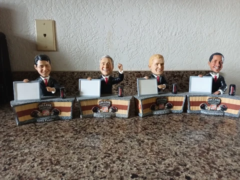DESMOND HOWARD “ And The College GameDay”crew! Coke Zero Bobbleheads Cover