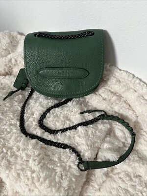 Bandolera Coach de cuero granulado pequeña sombra verde carreras F37002 apenas usada Foto 1 de 4