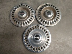 Pontiac Catalina Bonneville 2 Door Hard Top 14" Hubcaps 67 68 - Picture 1 of 5
