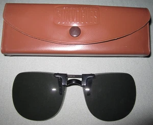 Vtg American Optical Polaroid SunVogues black plastic clip on sunglasses w case - Picture 1 of 8