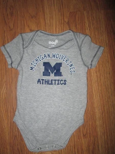 Bambino neonato ragazzi MICHIGAN WOLVERINES pezzo unico tg 3 - 6 mesi - Foto 1 di 1