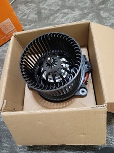 Heater Blower Motor with Fan Cage for 2001-2004 Dodge Dakota.01-03 Durango Front - Picture 1 of 9