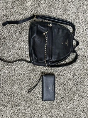 Mochila grande para mujer Michael Kors de cuero granulado negro  Foto 1 de 4