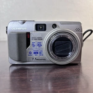 Olympus Camedia C7000 Zoom C-7000 ZOOM 7.1MP Kompakt Digitalkamera - Bild 1 von 10