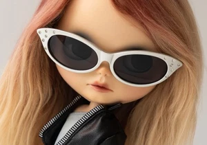 Occhiali da sole Blythe Doll Gina Garan argento occhio di gatto con strass HTF RD PL - Foto 1 di 3