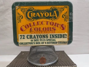 NUEVO Crayola Colores Coleccionista Edición Limitada Lata ©1991 64 Crayones + 8 Retirados - Imagen 1 de 6