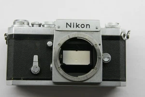 Nikon F SN 6553545 1964 35 mm solo cuerpo con pantalla de enfoque y buen obturador usado K02 - Imagen 1 de 6