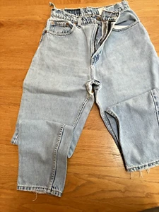Levi Straus Wm 551 RARE Relaxed Fit Taper LegVTG Denim Jeans Size 10 Sht Holes - Picture 1 of 7
