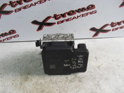 BOMBA Y MÓDULO ABS TOYOTA YARIS 2011-2014 1.3 VVTI 44540-0D020 / 89541-0D100  Foto 1 de 4