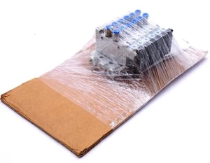 Festo Ventilinsel VTUG 572230: 6x VUVG-L10-M52-RT-M5-1P3 Magnetventile -unused- - Bild 1 von 7