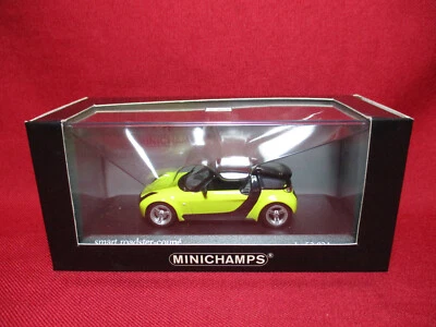 1/43 Scale Smart Roadster-Coupe 2003 Limited Edition Minichamps Diecast Car - Image 1 of 3