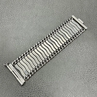 Brazalete Juicy Couture ancho tono plata eslabón de cadena panel ondulado estilo vintage Foto 1 de 4