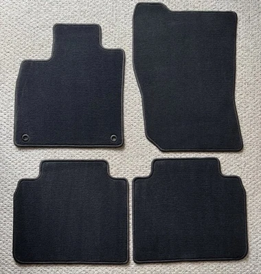 Оригинальный комплект напольных ковриков 2023-2025 Honda Accord черные 4 шт. - Изображение 1 из 4