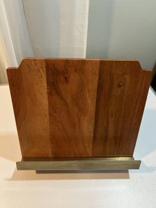 Hearth and Hand Kitchen Cookbook iPad Book Stand Holder with Magnolia Wood - Imagen 1 de 6
