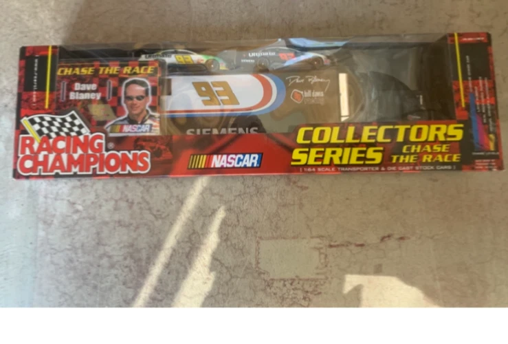 RACING CHAMPION DAVE BLANEY 1:64 SCALE TRANSPORTER & DIE CAST STOCK CAR 2001. - Image 1 of 1