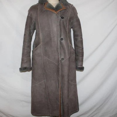 Abrigo largo de piel de oveja gris gamuza ribete Penny Lane Turkis Tukku de colección para mujer Foto 1 de 4