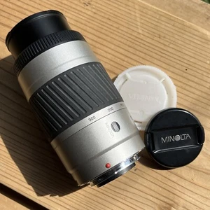 Minolta AF 70-300 F/4.5-5.6 Zoom Telephoto Silver Lens For Minolta Sony A-mount - Picture 1 of 8