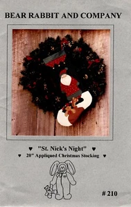 Medias de noche de San Nicolás patrón artesanal de costura de Navidad por Bear Rabbit & Co. - Imagen 1 de 2