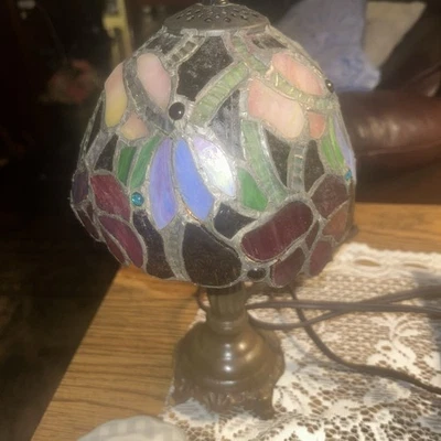 Thomas Pacconi Classics Stained Glass Floral Accent Lamp 12” Light Colored Wood - Image 1 of 3