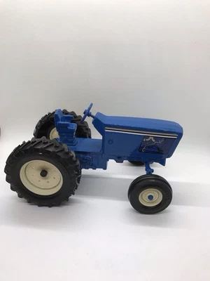 Vintage Ertl Ford 8000 Tractor 1/16 Scale Diecast Farm Toy Blue USA Made - Image 1 of 4