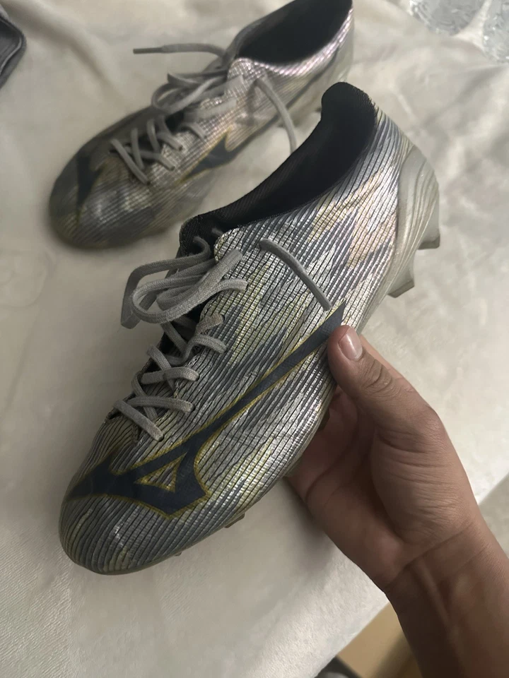 美津浓 Alpha II Elite AG P1GA256304 银色男式足球鞋 足球/快速安全鞋 — 第 1/4 张图片