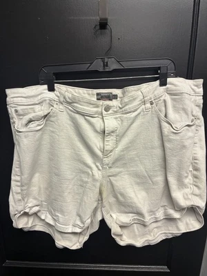 Women's Torrid White Jean Shorts Mid Rise Mid Short - Size 26 - Image 1 of 3