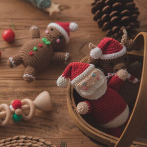 Santa Claus Baby Toy Handmade Crochet Rattles Appease Doll  Christmas Gift 1Set 