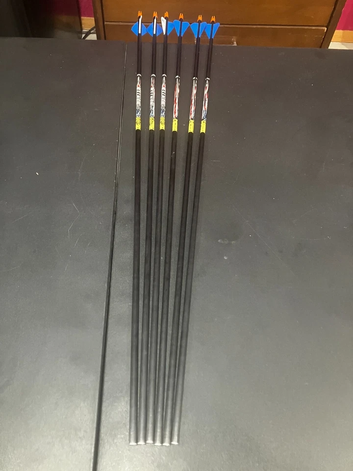 6 Beman ICS Patriot Hunter 500 Fletched 2 Blue 1 White 2" Vanes - Image 1 of 3