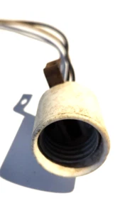 Ceramic Electric Screw in Light Socket outlet - Picture 1 of 4