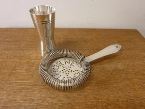 Un bonito Bonzer Cocktail Spirit medidas y agitador de cóctel plateado EPNS - Imagen 1 de 1