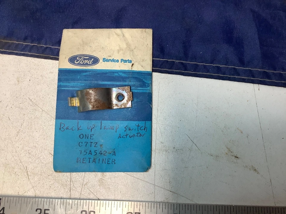 NOS 1967 1969 1970 1971 Ford econoline E100 backup lamp switch actuator retainer Foto 1 de 4